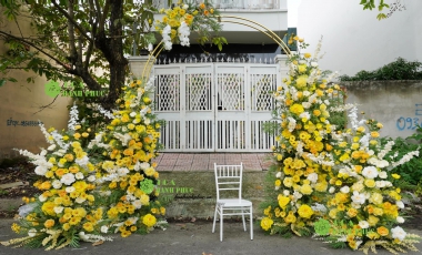 những mẫu cổng hoa lụa tong vàng đẹp nhất 