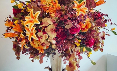 Top 100 mẫu hoa lụa trang trí phòng khách đẹp nhất hiện nay