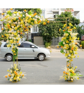 cổng hoa lụa tông vàng nắng 