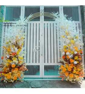 cổng hoa chuyển màu tone cam đất 