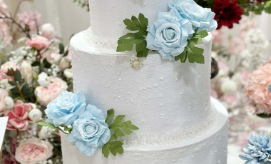 bánh kem mô hình trang trí đám cưới 